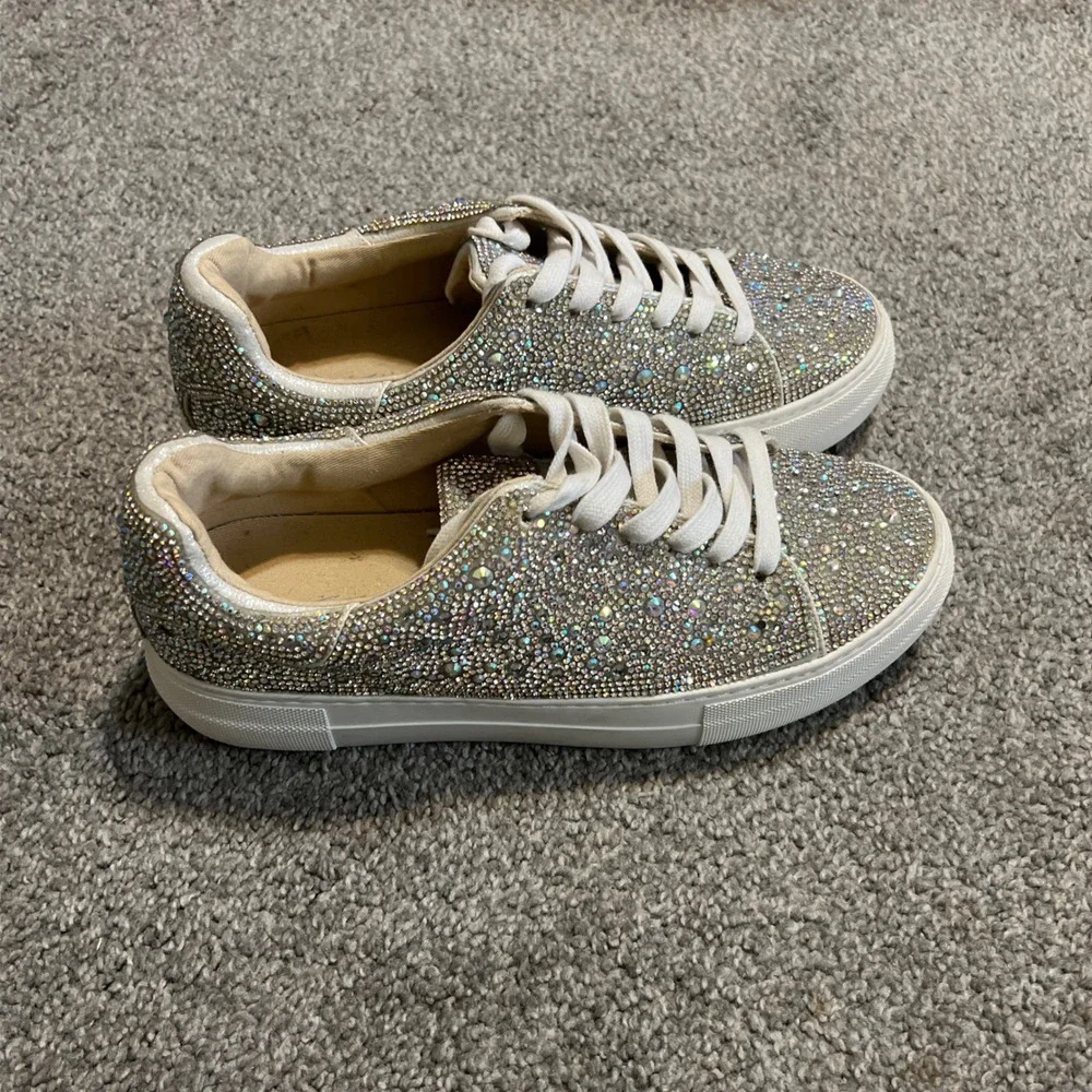 Betsey Johnson Sidny Rhinestone Platform Sneakers Womens 8.5 Silver Iridescent